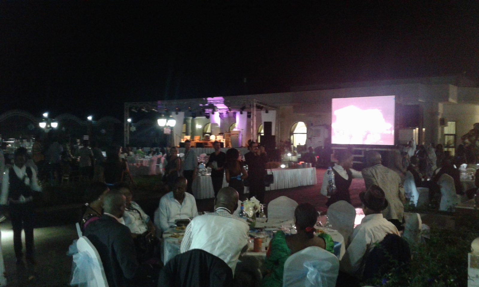 Ma Guinée plurielle: Chapitre 1-Conakry by night!